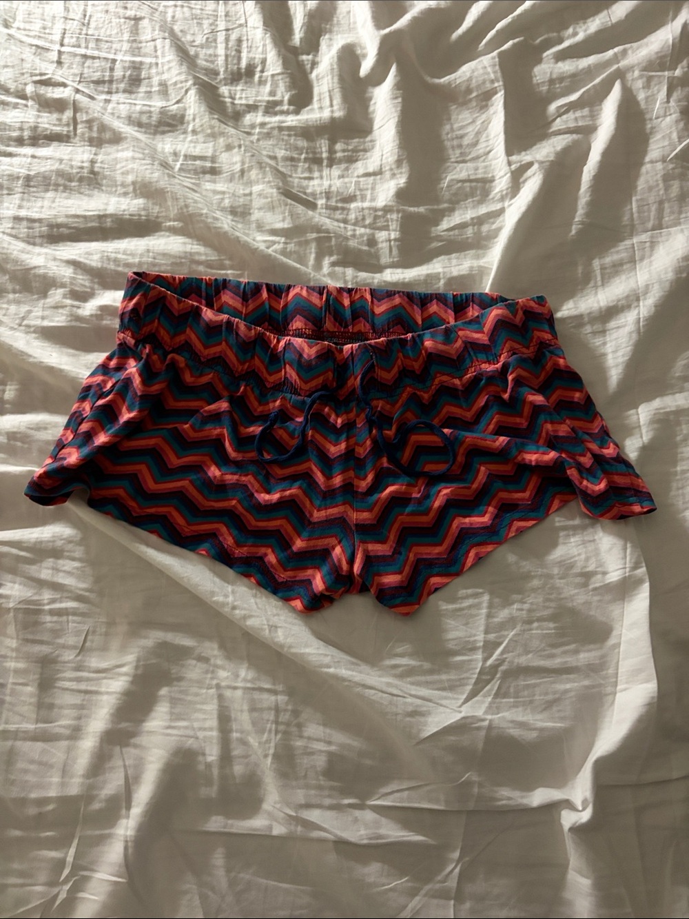 Chevron-Print Athletic Lounge Shorts in Pink & Blue